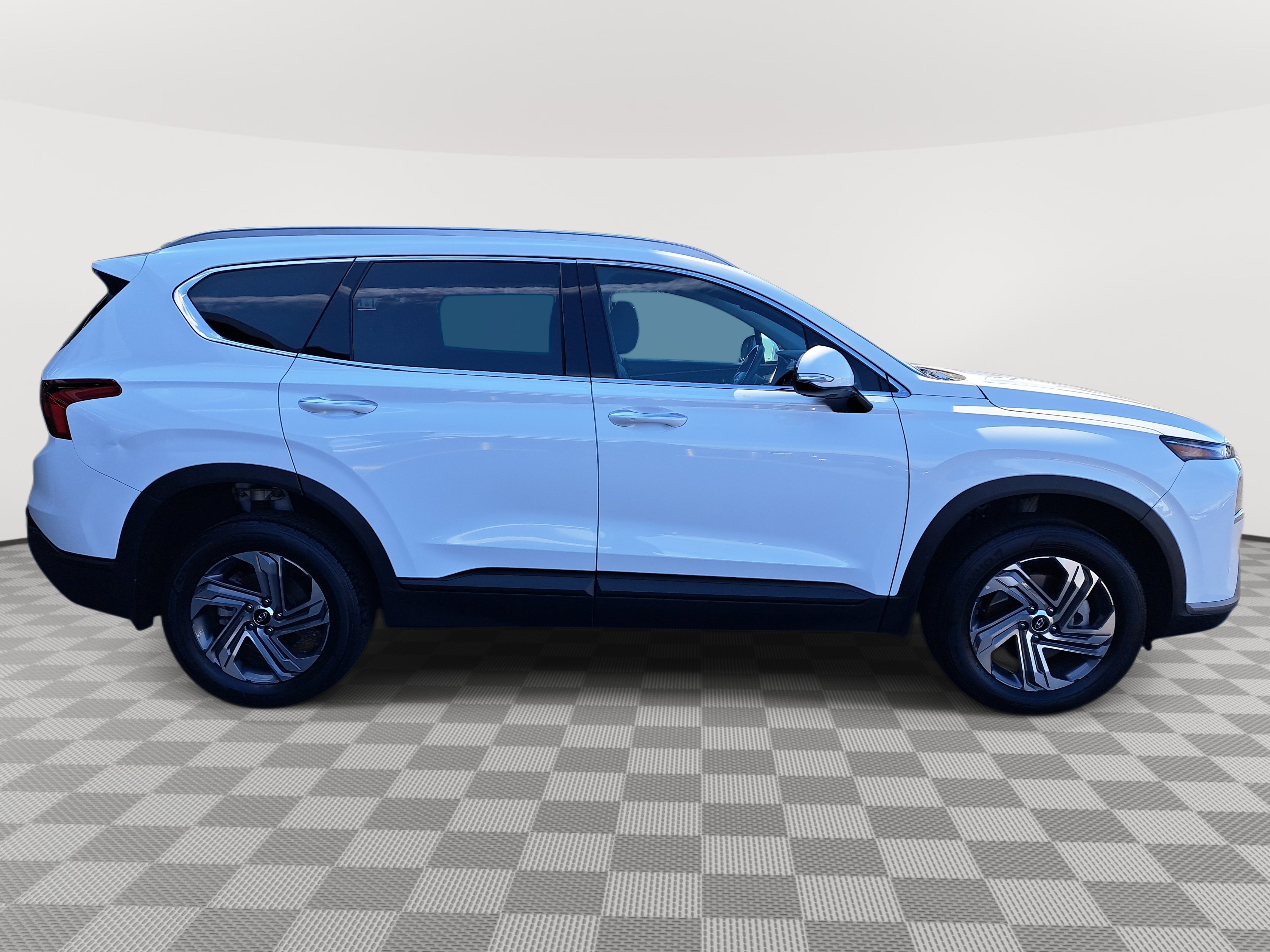 2023 Hyundai Santa Fe SEL photo 2