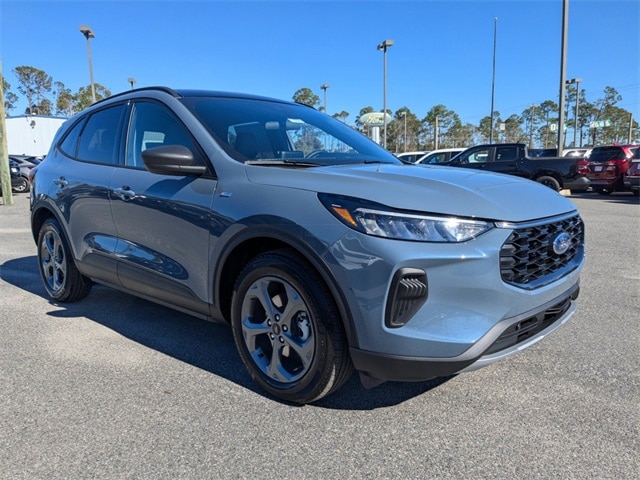 2025 Ford Escape ST-Line photo 2