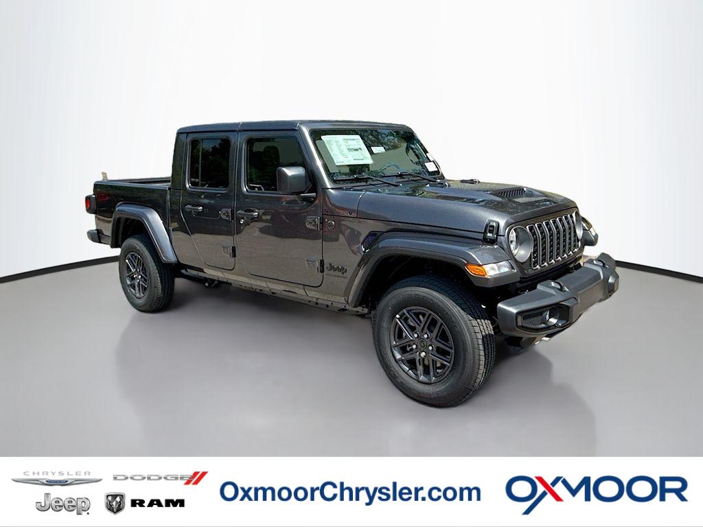 2025 Jeep Gladiator Sport S's photo