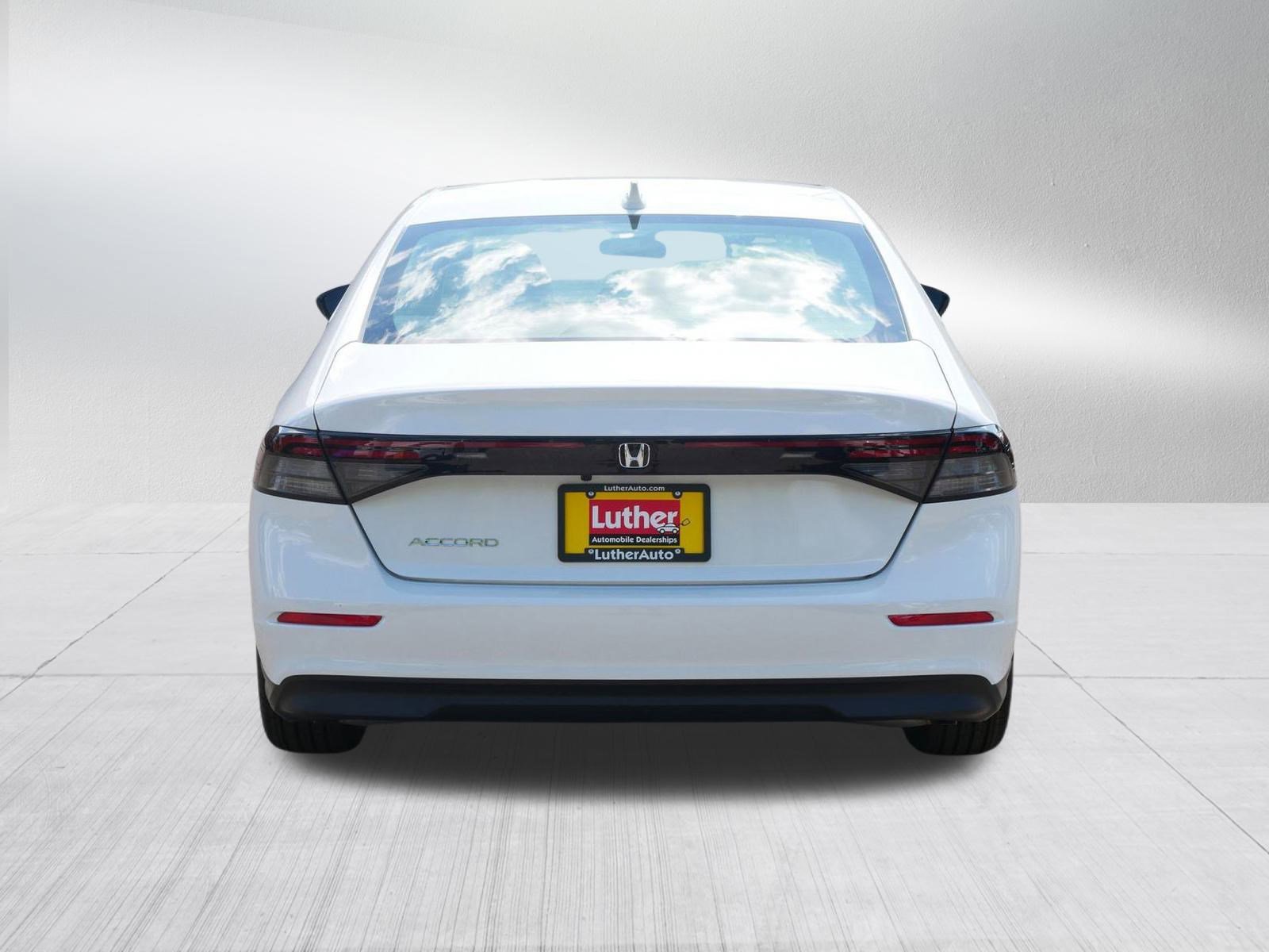 2025 Honda Accord LX photo 6