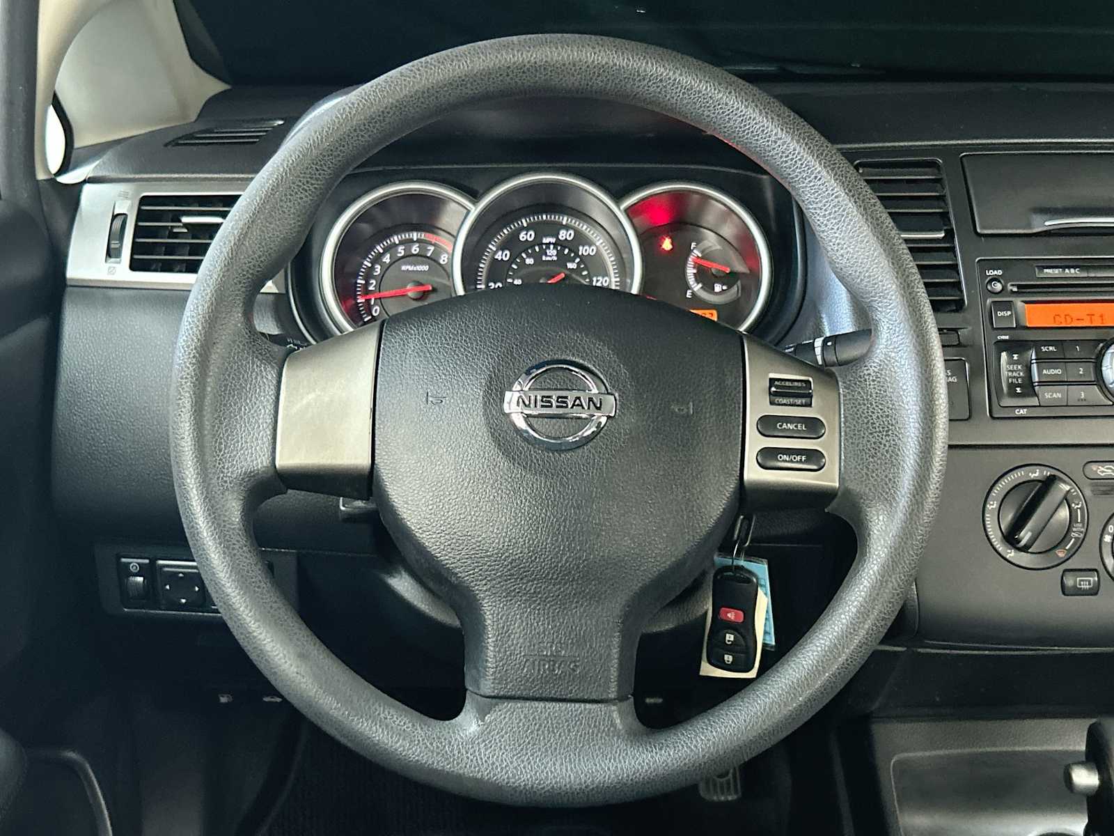 2011 Nissan Versa 1.8 S photo 20