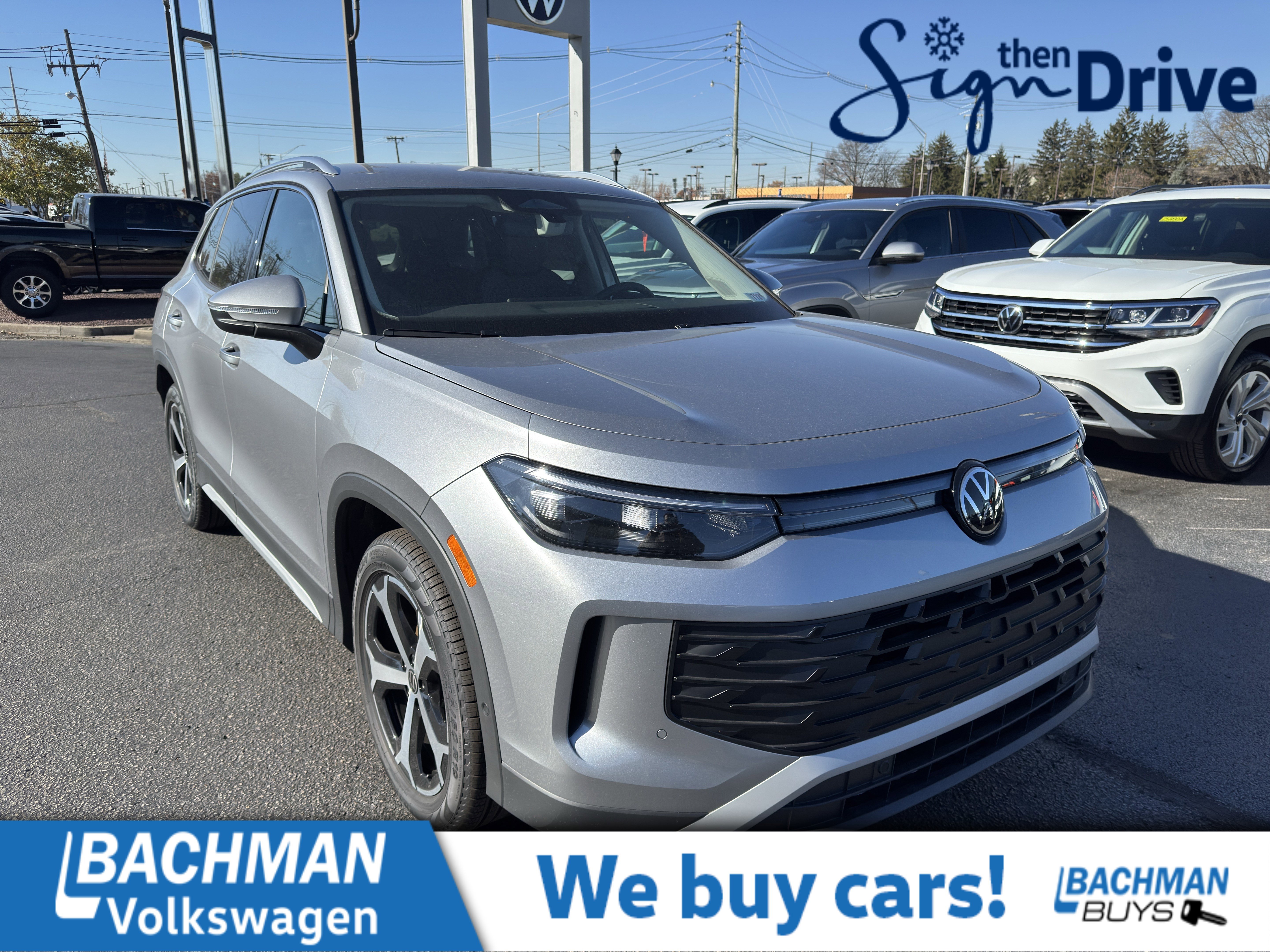 2025 Volkswagen Tiguan SE's photo