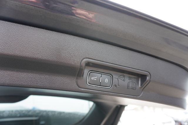 2022 Ford Explorer XLT photo 19