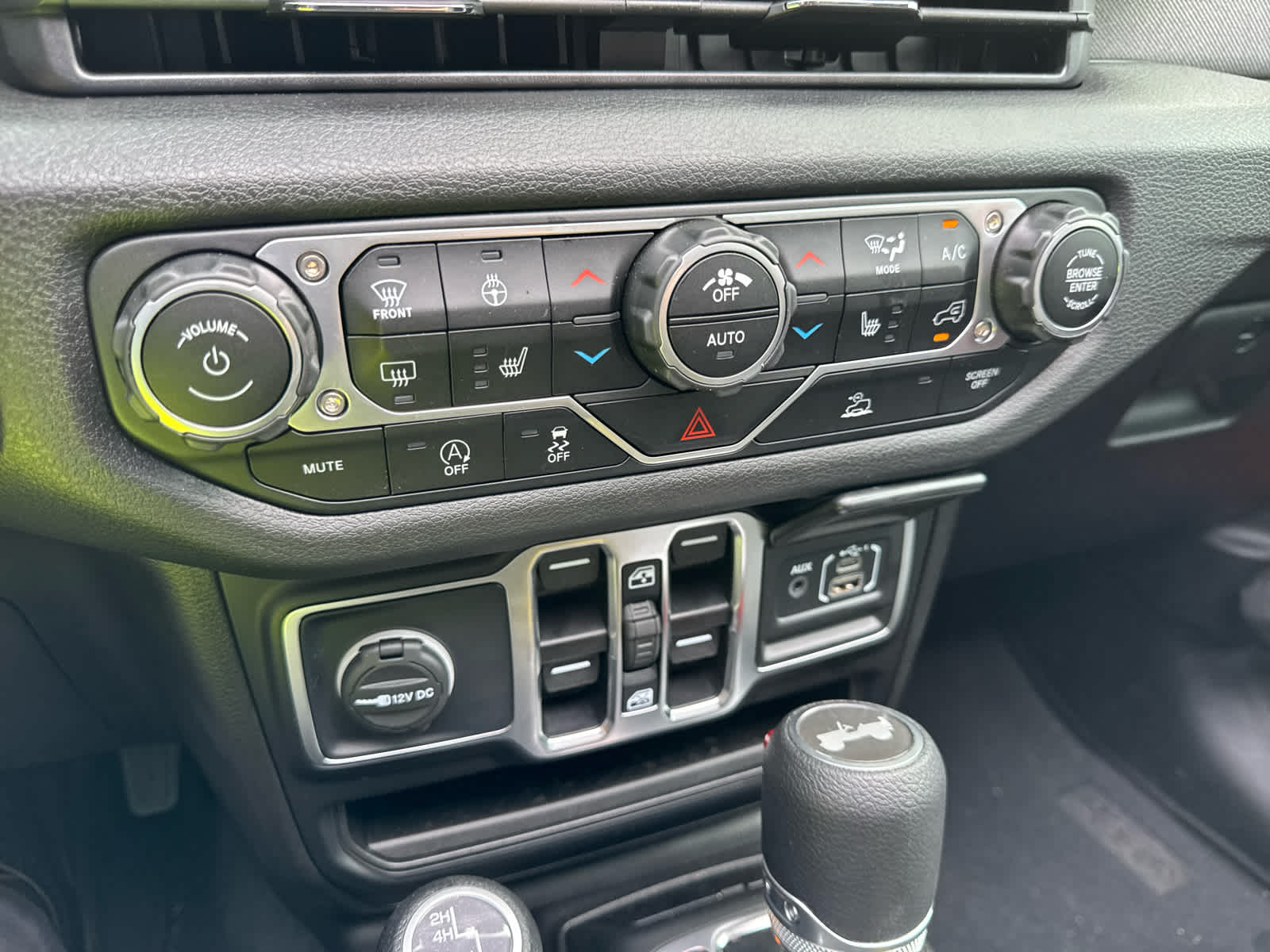 2025 Jeep Wrangler Sport S photo 26