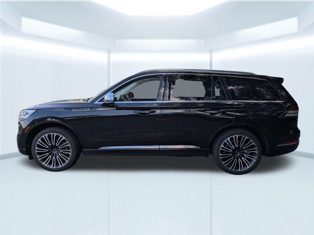 2020 Lincoln Aviator Black Label photo 2