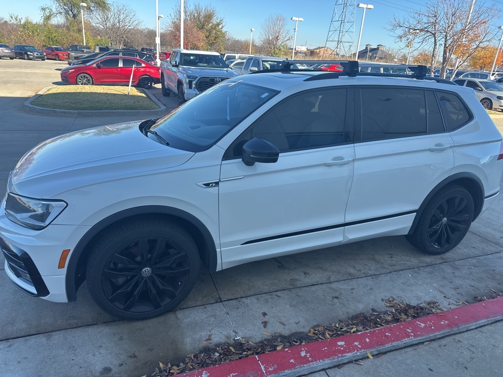 2021 Volkswagen Tiguan R-Line Black SEL photo 2