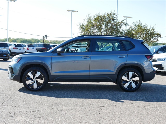 2025 Volkswagen Taos S photo 3