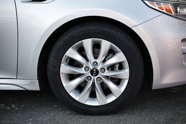 2018 Kia Optima EX photo 4