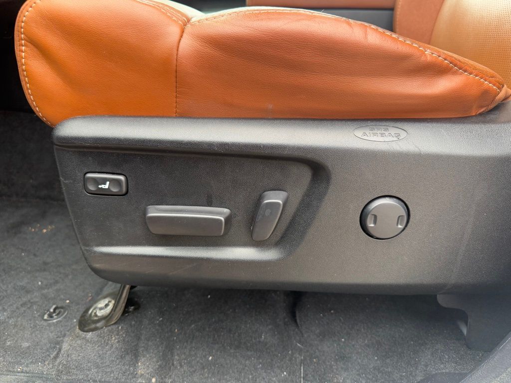 2020 Toyota Tundra Platinum Grade photo 6