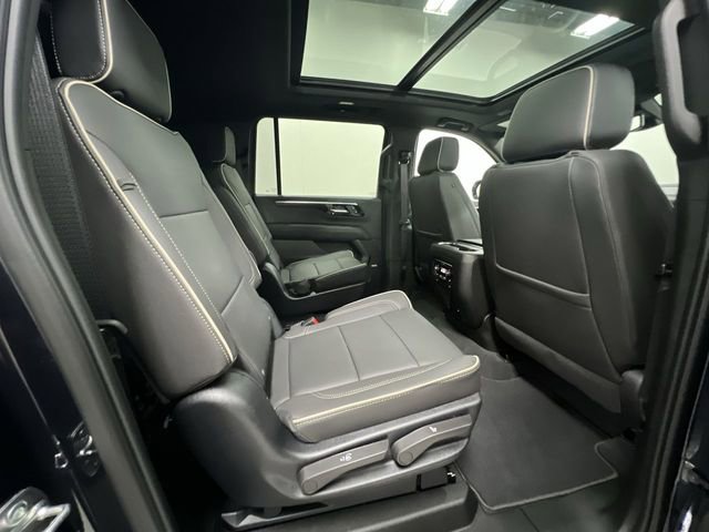 2025 Chevrolet Suburban Premier photo 26