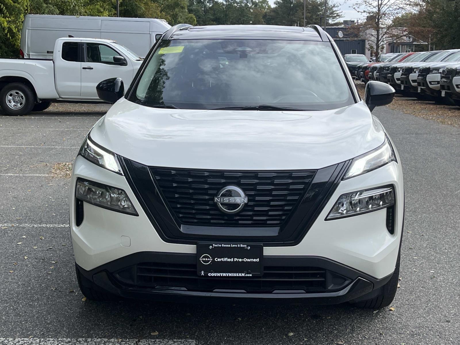 2023 Nissan Rogue SV photo 2