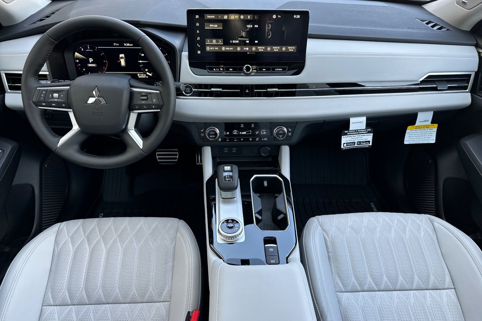 2025 Mitsubishi Outlander SEL photo 12