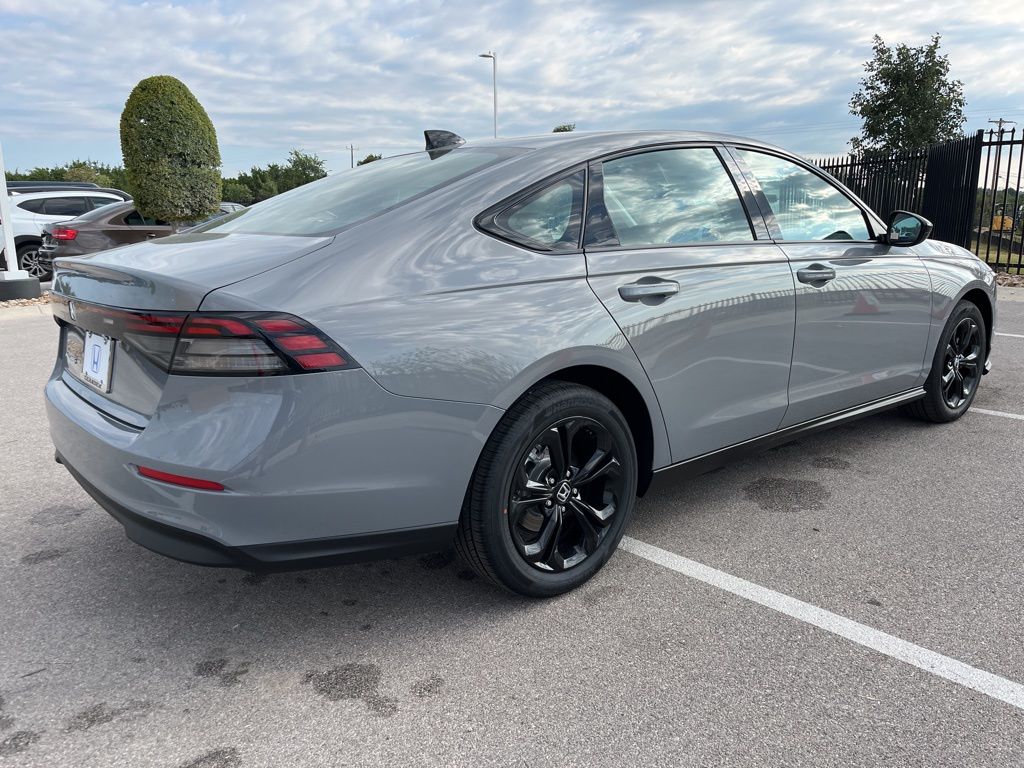 2025 Honda Accord 1.5T SE photo 3
