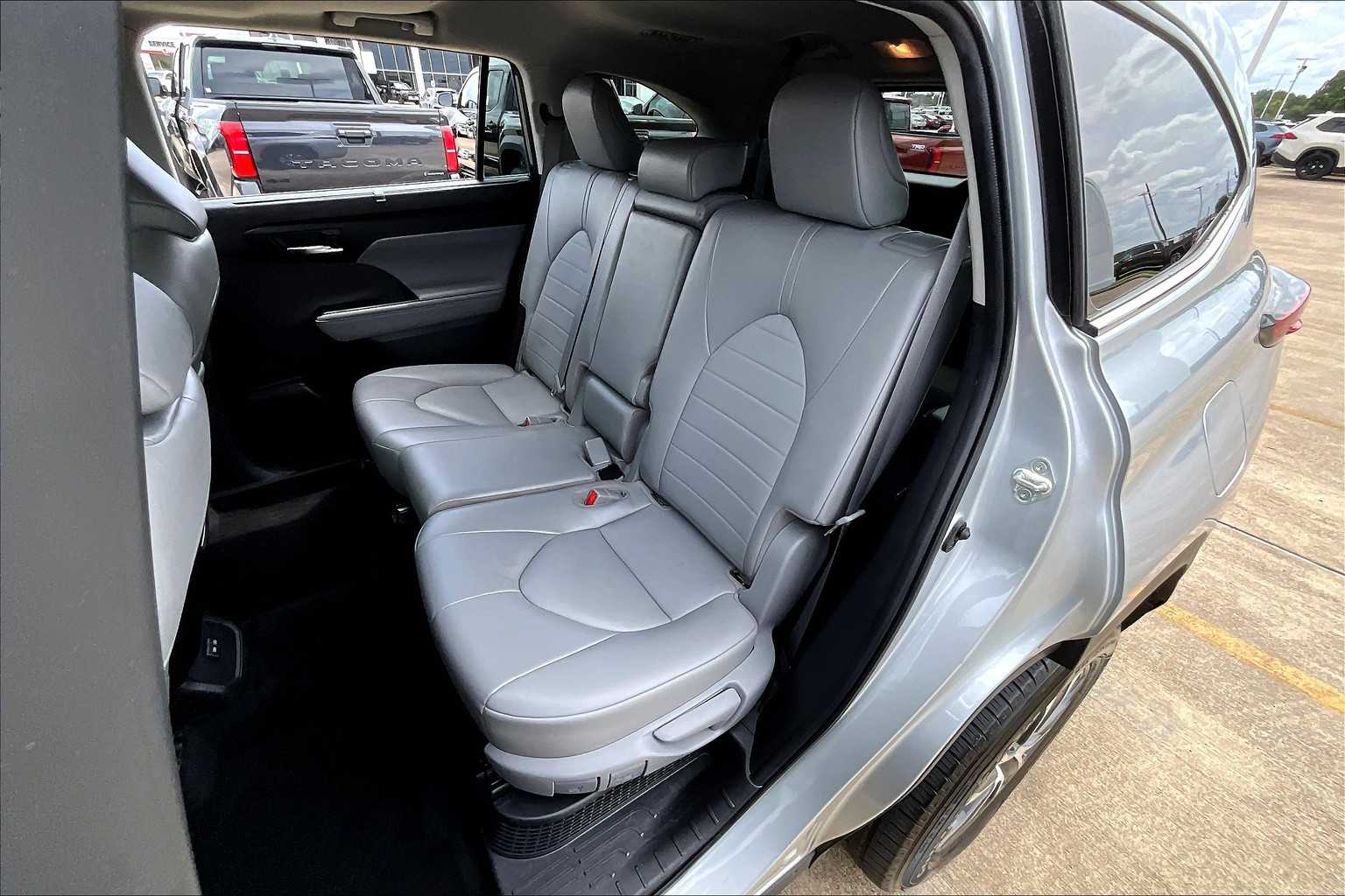 2022 Toyota Highlander Hybrid XLE photo 17