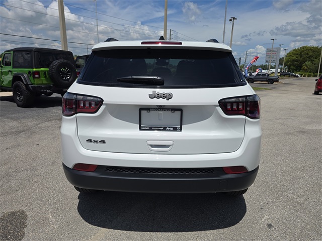 2025 Jeep Compass Latitude photo 4