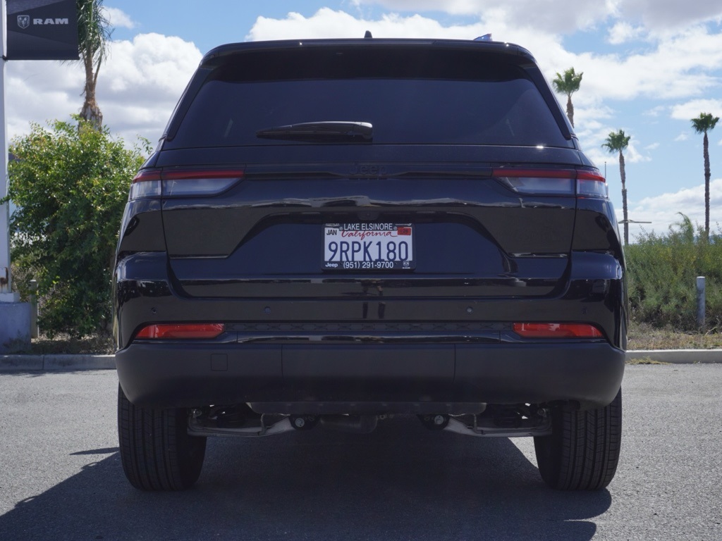 2025 Jeep Grand Cherokee Altitude photo 4
