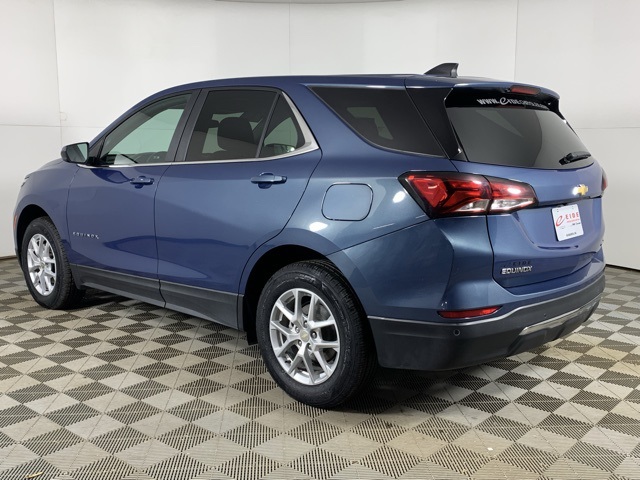 2024 Chevrolet Equinox LT photo 3