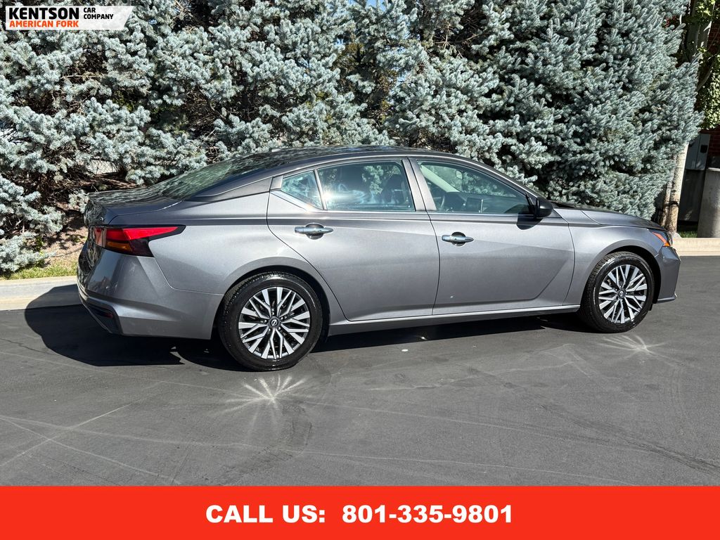 2024 Nissan Altima 2.5 SV photo 9