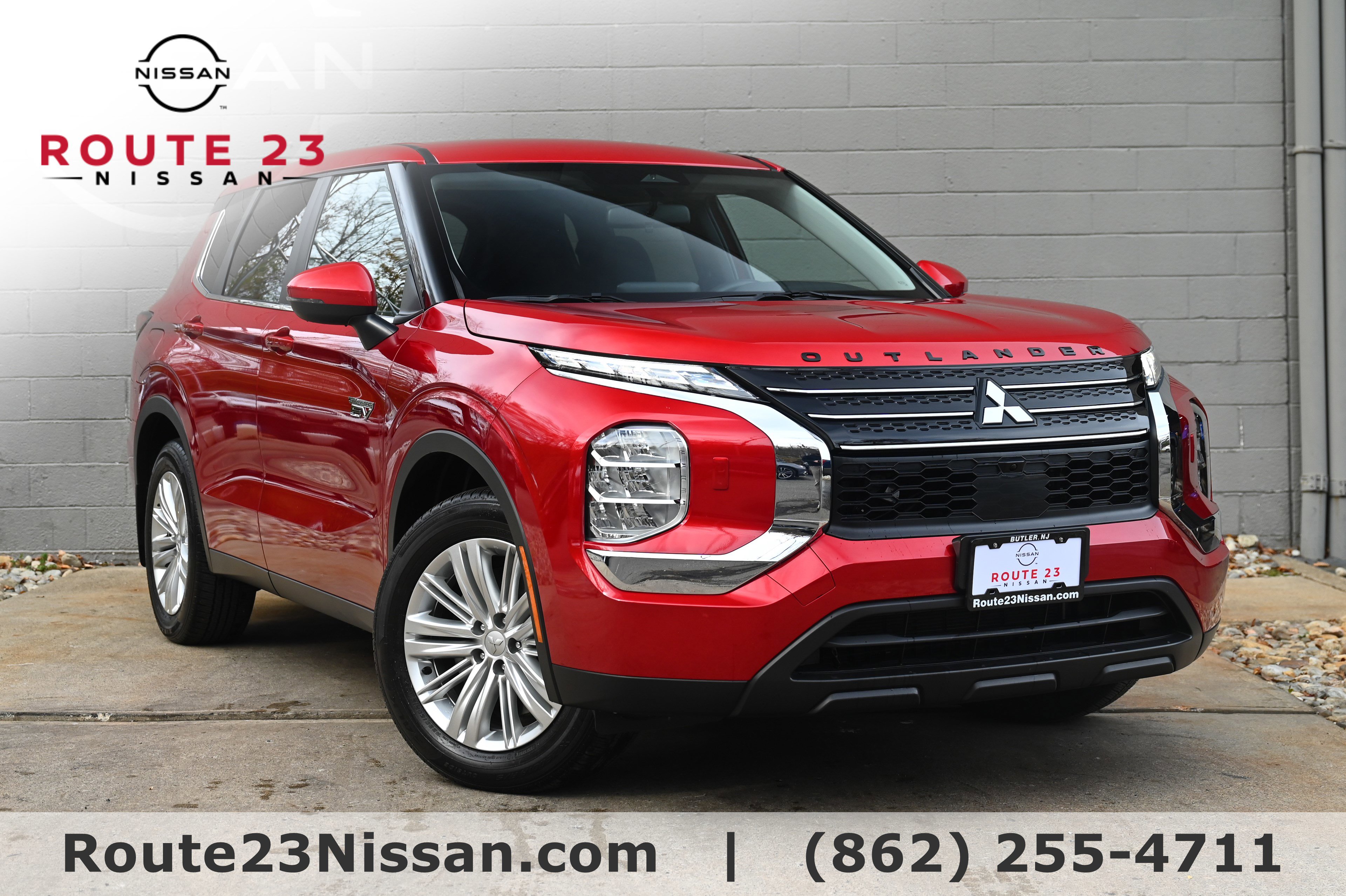 2024 Mitsubishi Outlander Plug-in Hybrid ES's photo