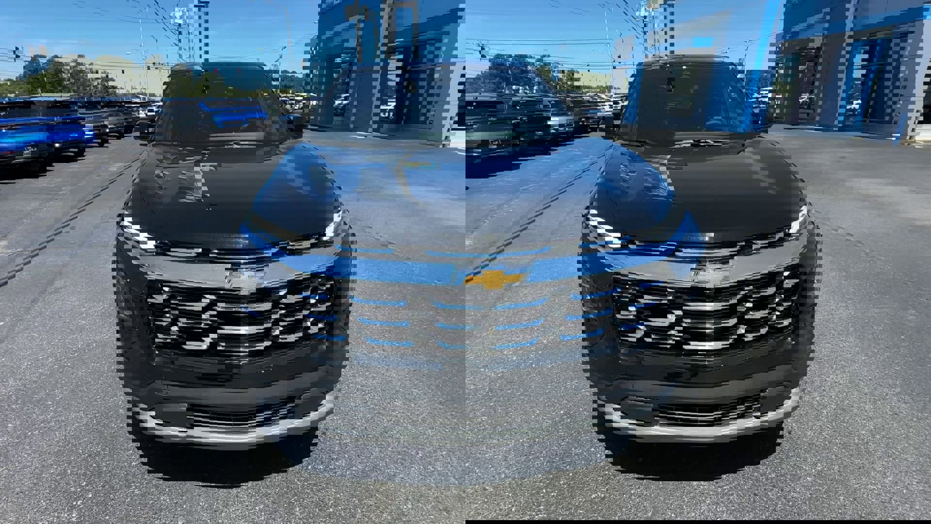 2026 Chevrolet Equinox LT photo 2