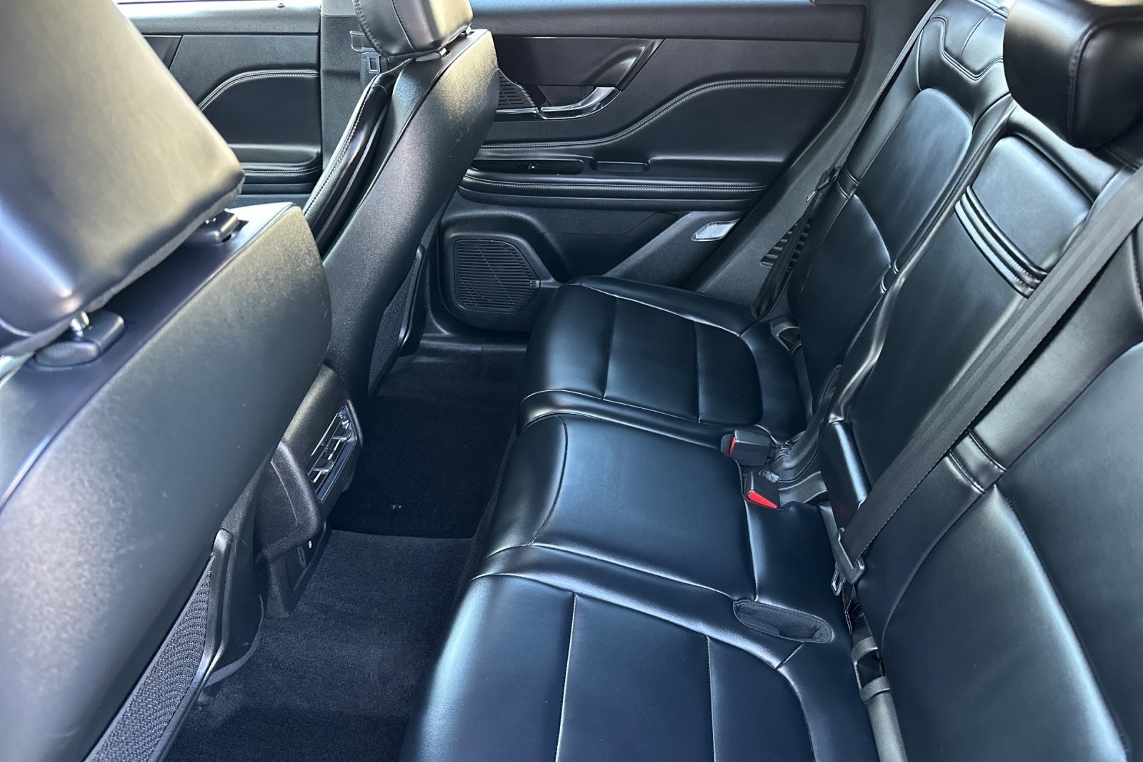 2021 Lincoln Corsair Standard photo 11