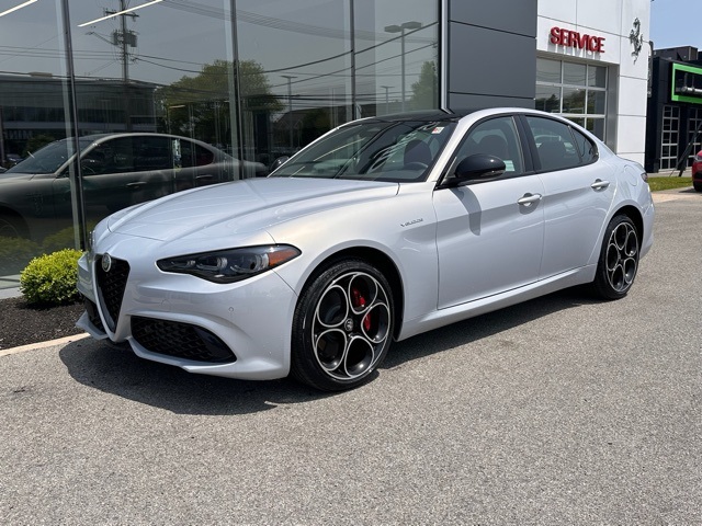 2025 Alfa Romeo Giulia Base