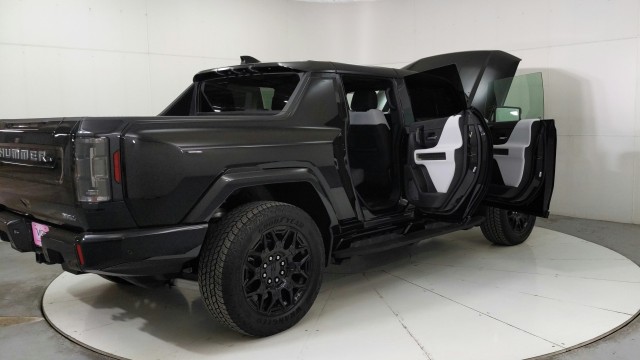 Used 2025 Void Black GMC 2X image 11