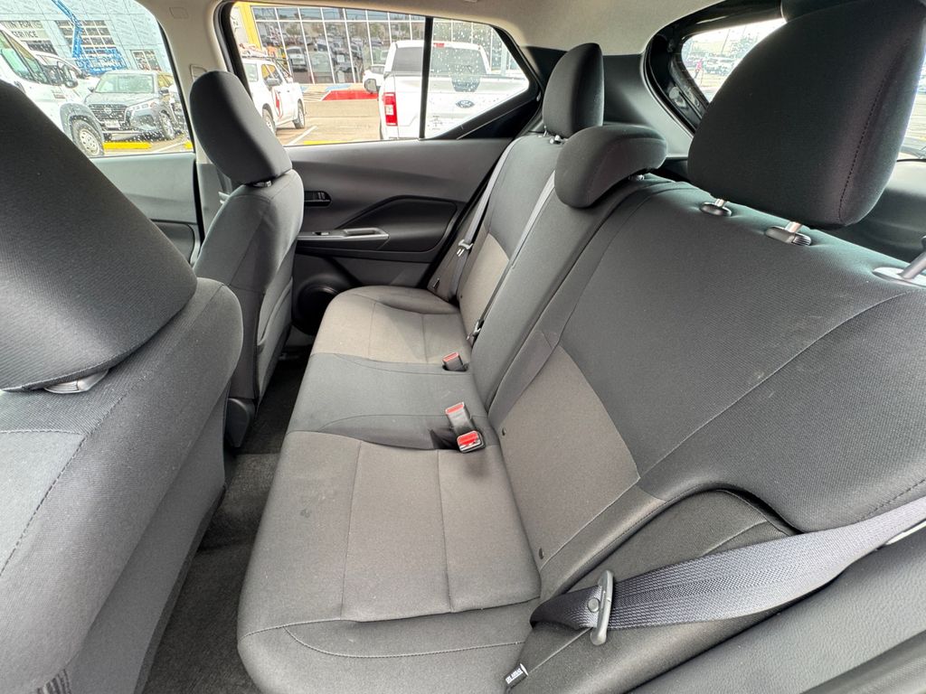 2025 Nissan Kicks Play S photo 19