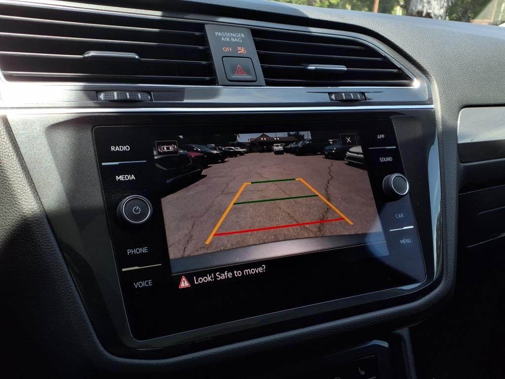 2022 Volkswagen Tiguan SE photo 8