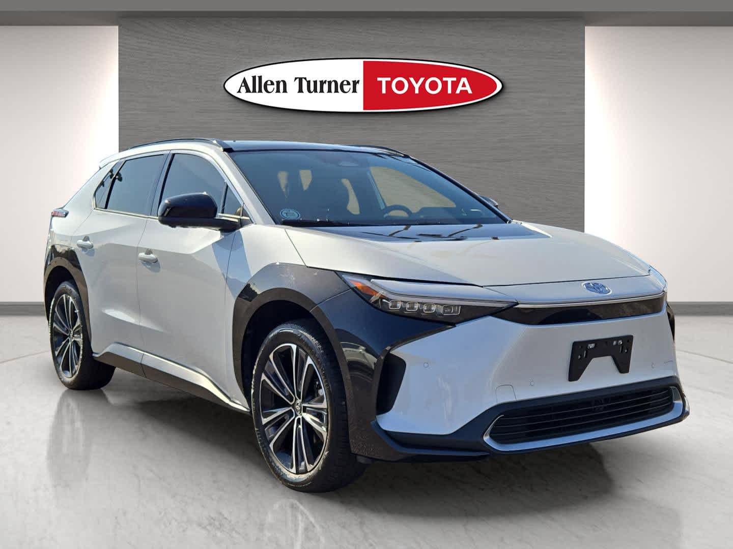 2023 Toyota bZ4X Limited's photo