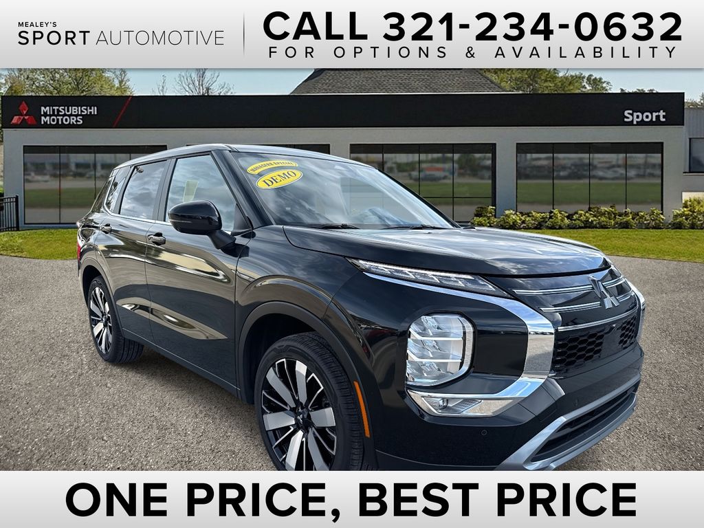 2025 Mitsubishi Outlander SE's photo