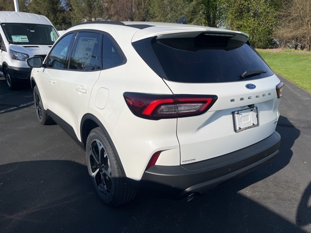 2025 Ford Escape Hybrid ST-Line Select photo 7