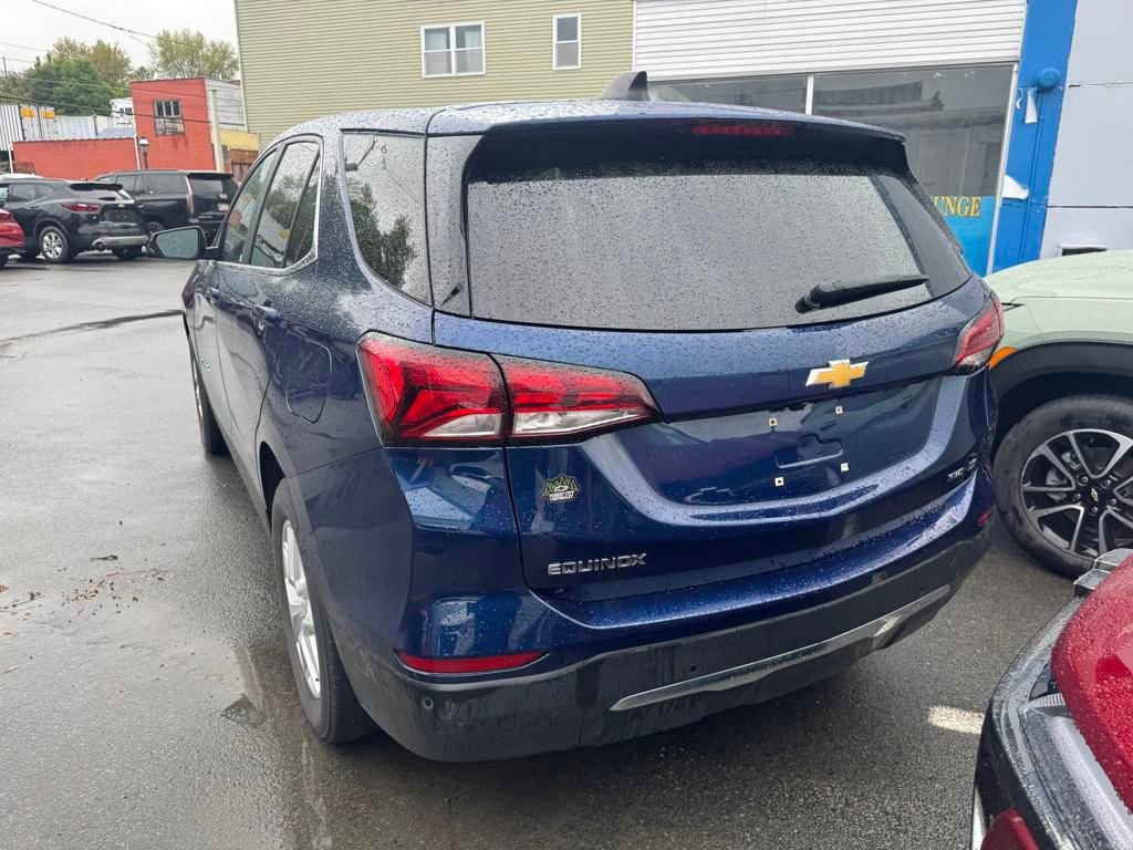 2022 Chevrolet Equinox LT photo 3