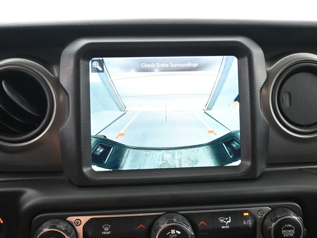 2021 Jeep Gladiator Willys photo 24
