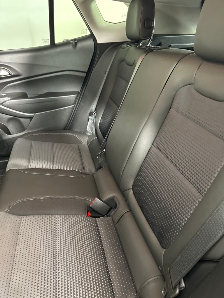 2024 Chevrolet Trax LT photo 24