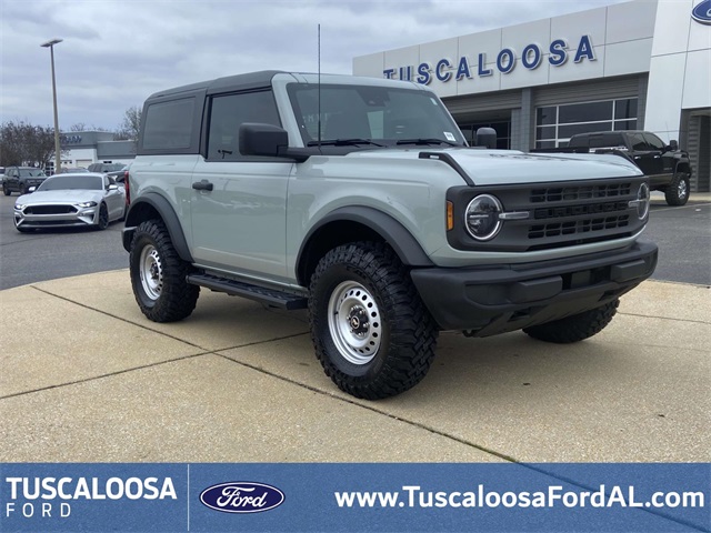 2023 Ford Bronco 2-Door Base's photo