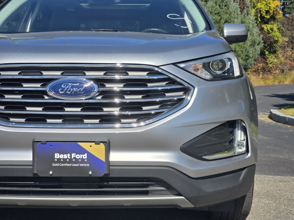 2022 Ford Edge SEL photo 2