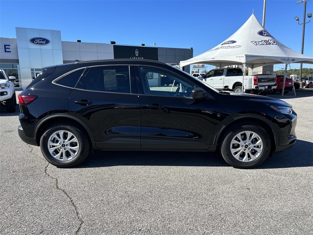 2025 Ford Escape Active photo 2