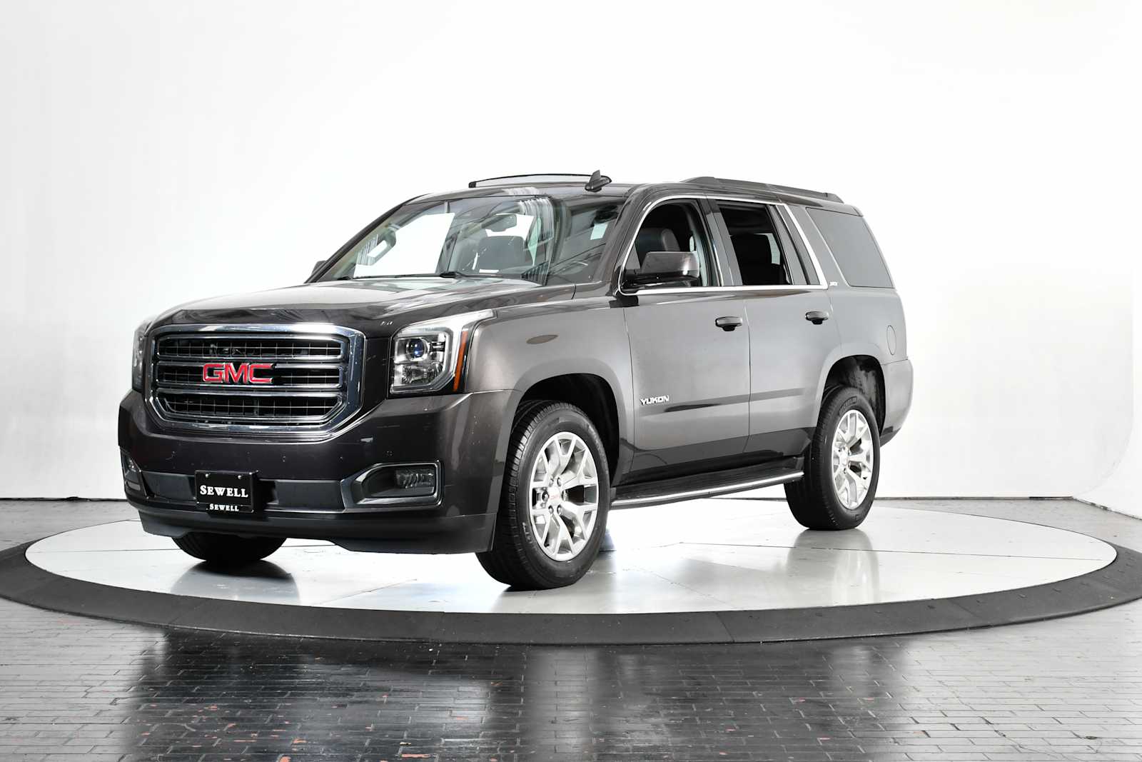 2017 GMC Yukon SLT's photo