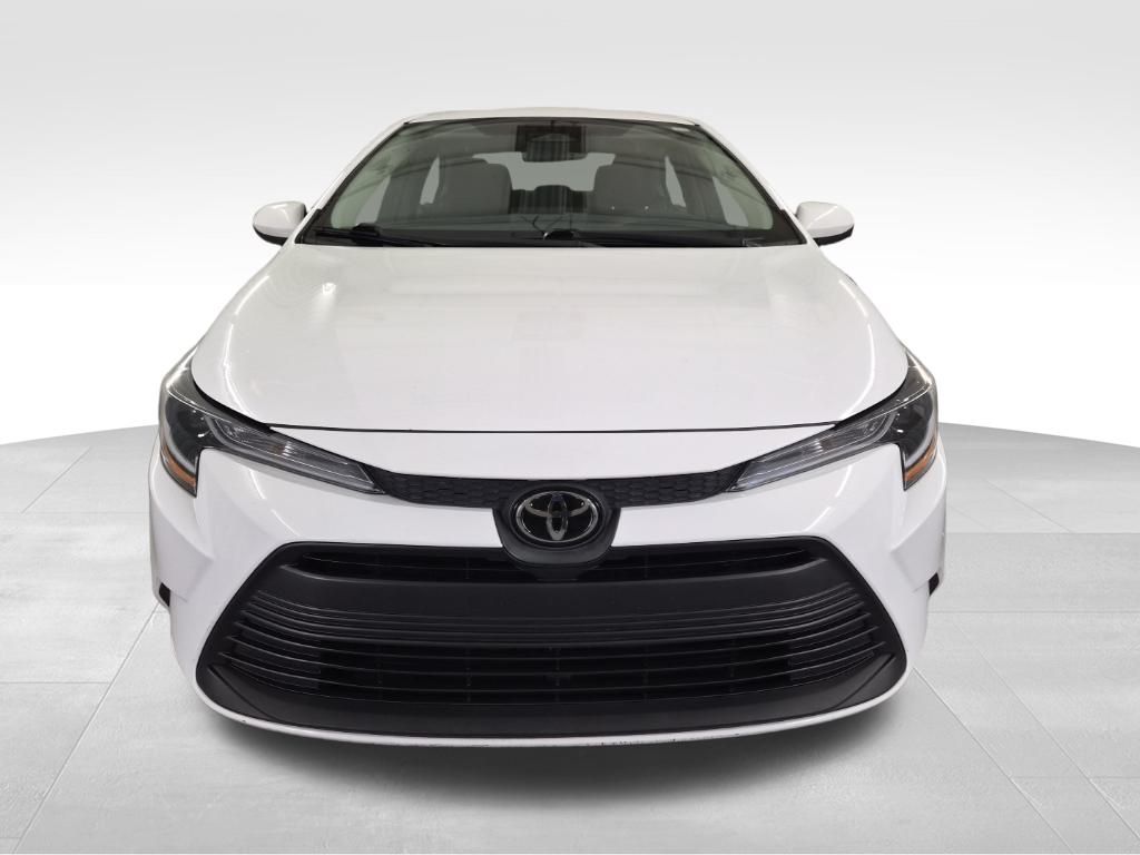 2023 Toyota Corolla LE photo 2