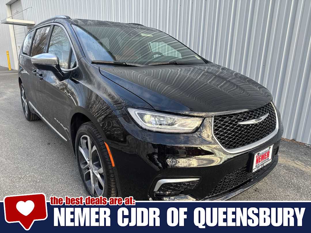 2026 Chrysler Pacifica Pinnacle's photo