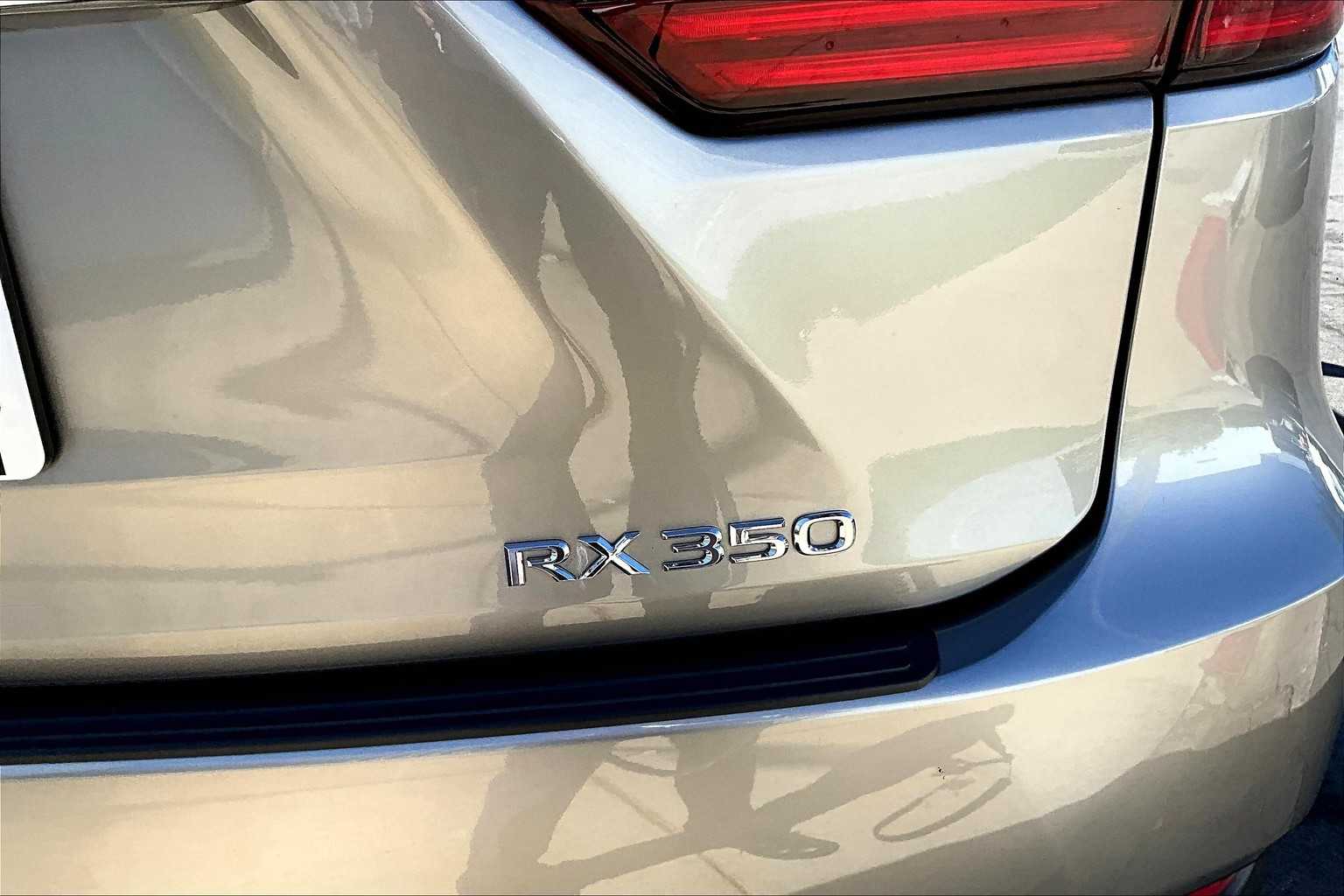 2022 Lexus RX photo 9
