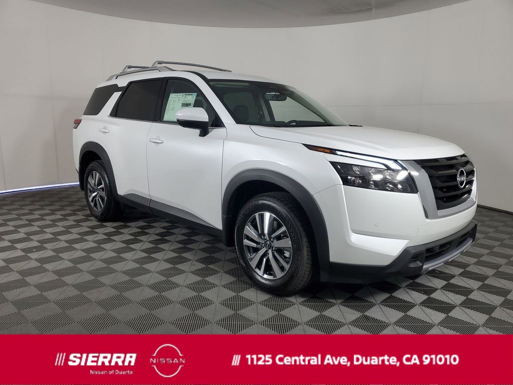 2025 Nissan Pathfinder SL's photo
