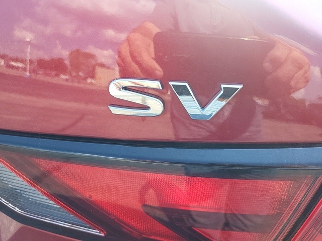 2023 Nissan Sentra SV photo 3