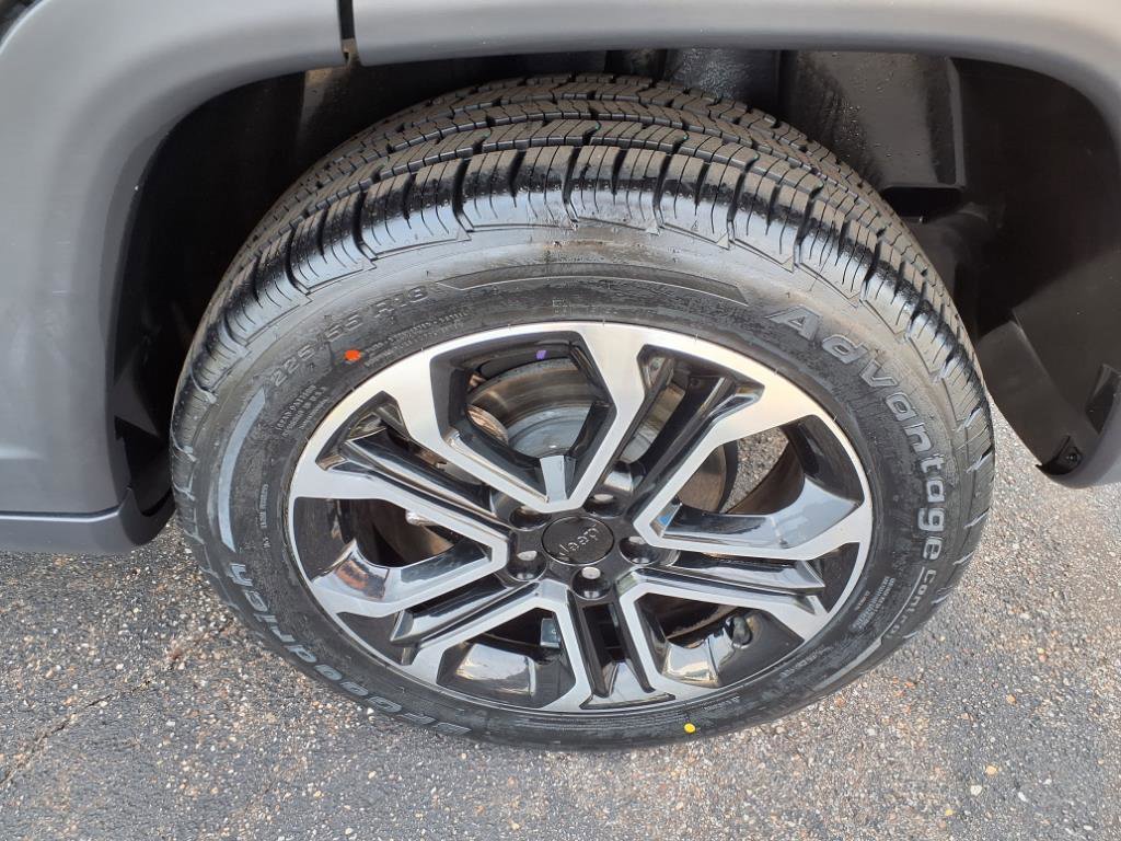 2024 Jeep Compass Limited photo 13