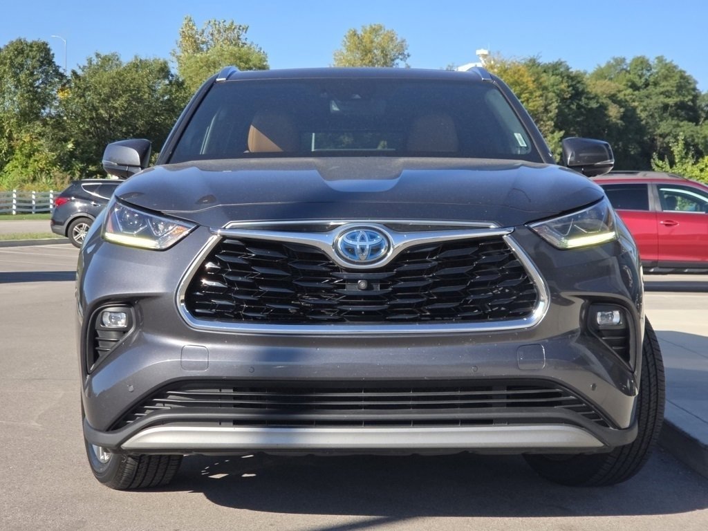 2021 Toyota Highlander Hybrid Platinum photo 2