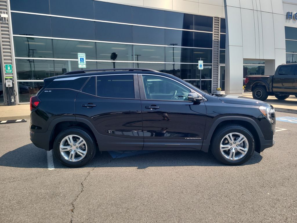 2023 Gmc Terrain SLE photo 2