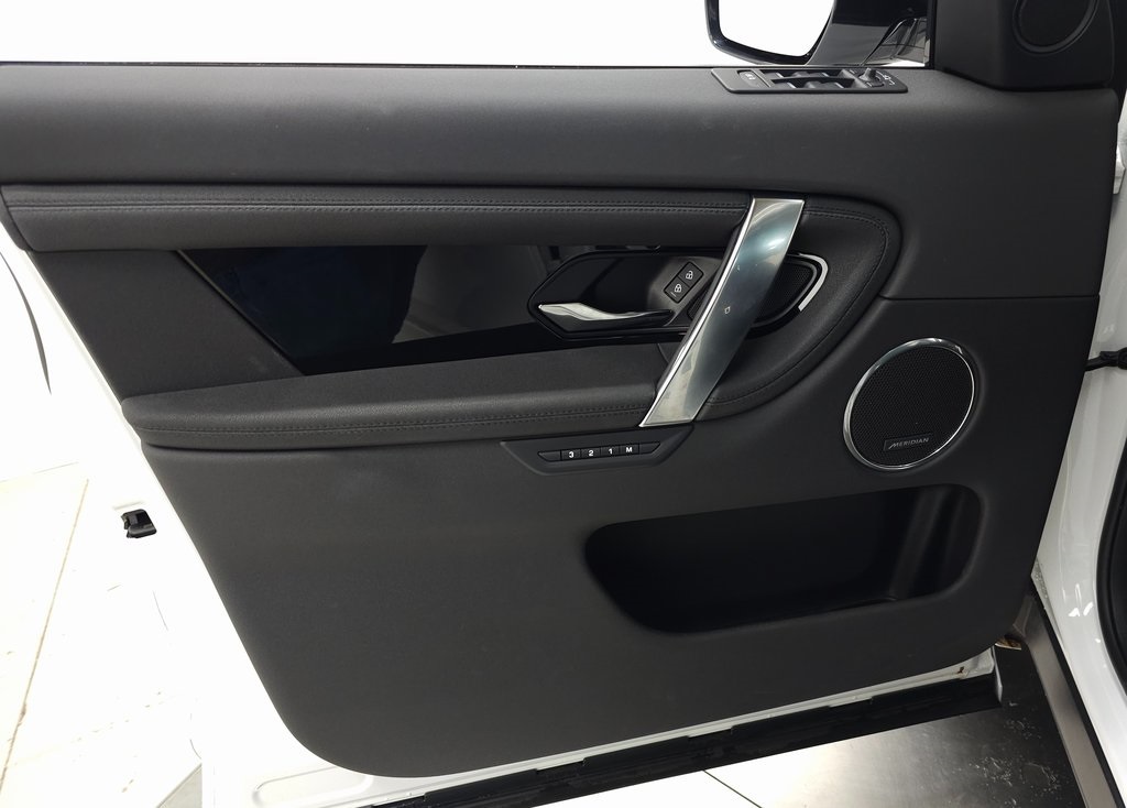 2025 LAND ROVER DISCOVERY SPORT - Image 14
