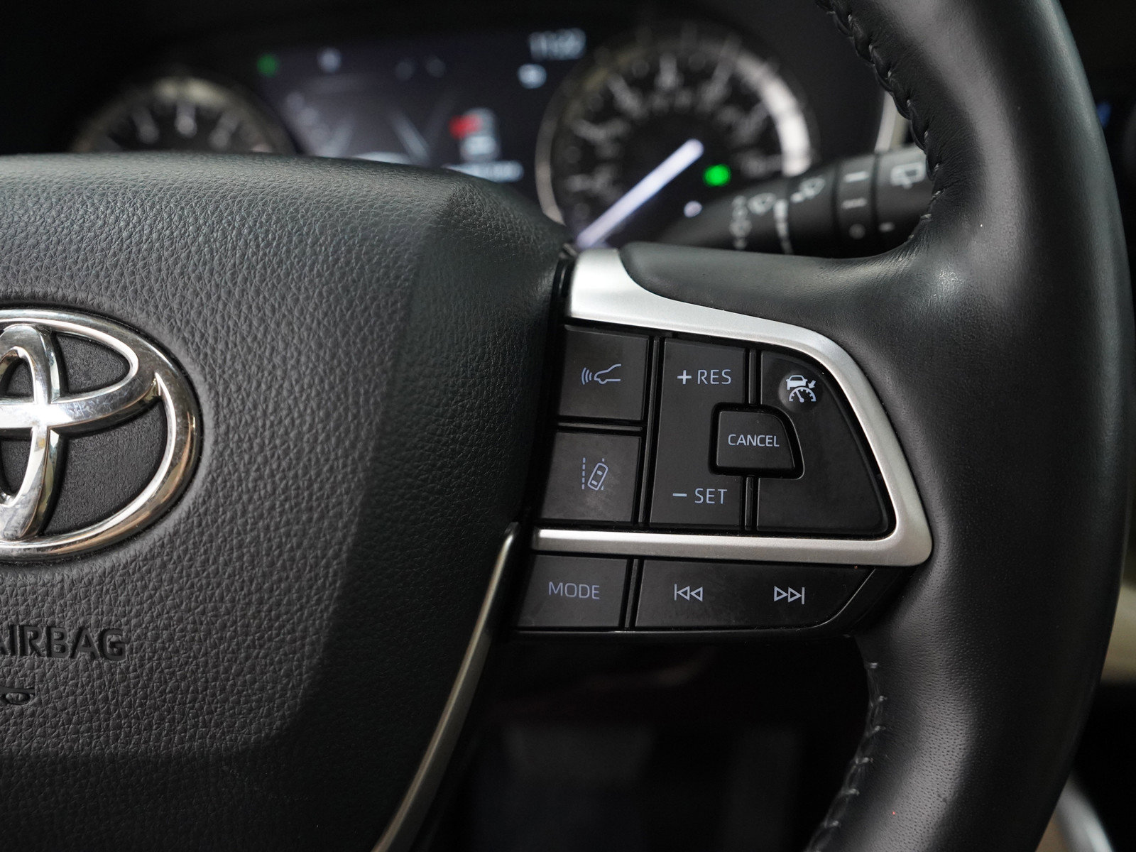 2022 Toyota Highlander XLE photo 26
