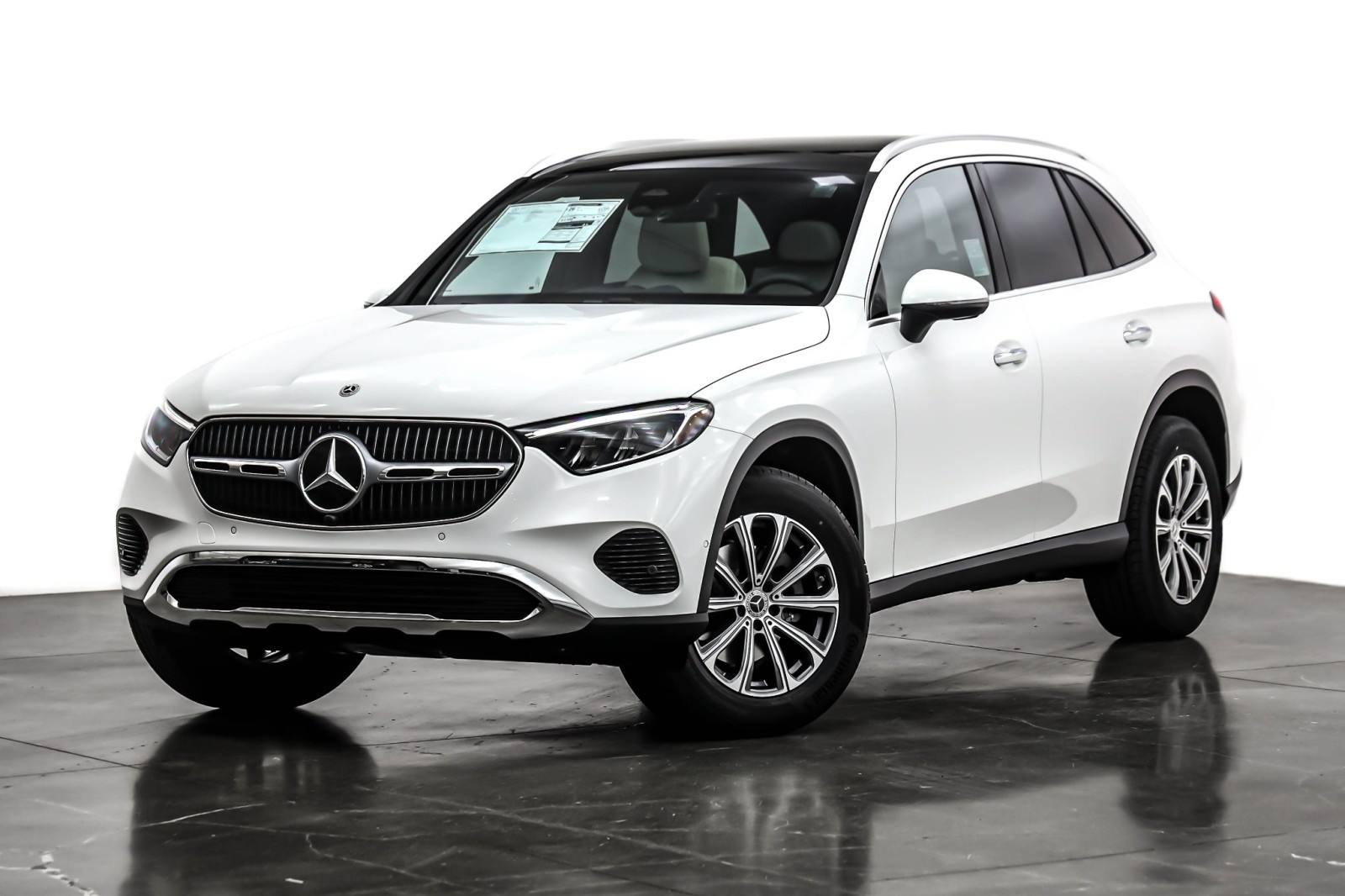 2026 Mercedes-Benz GLC Base's photo
